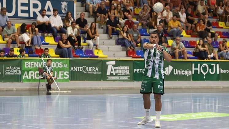 Los Dólmenes paga un mal segundo tiempo y comienza la liga con derrota