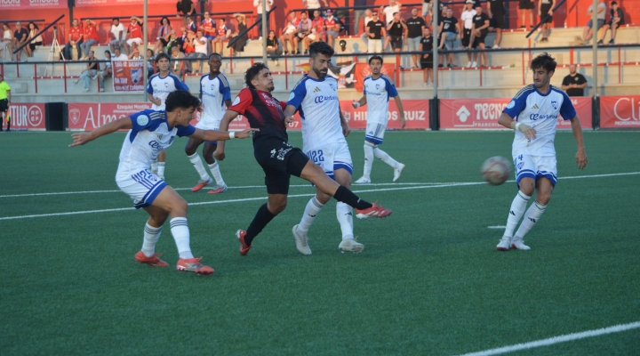 El Puente Genil pierde su condición de invicto en casa ante el Estepona