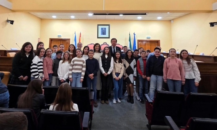Los escolares de Lucena exigen en el Pleno infantil un programa contra el acoso escolar y la creaci&oacute;n de espacios de ocio para menores