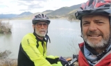 Miguel Sánchez y Antonio Valencia, vecinos de Los Corrales, están dando la vuelta a España en bicicleta
