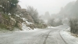 El Torcal de Antequera recibe la primera nevada del año