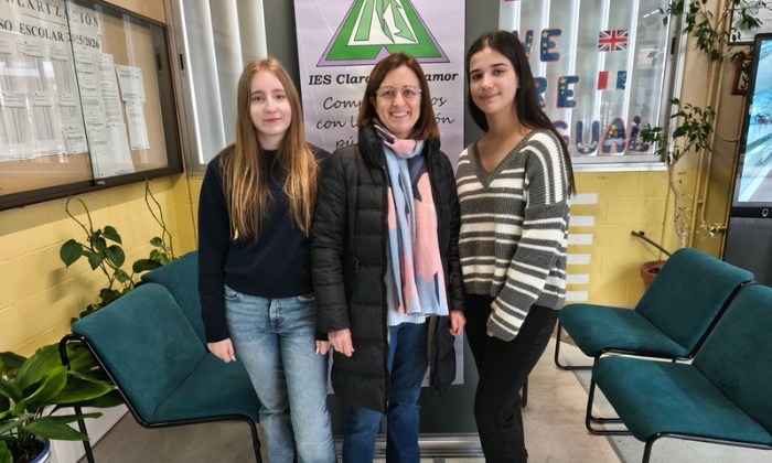 Dos alumnas del IES Clara Campoamor del Lucena proseguir&aacute;n sus estudios en Canada y Estados Unidos tras obtener la beca Amancio Ortega
