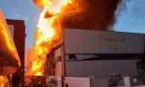 Incendio en una nave de aceites de Lucena.