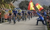 Pelotón en la Vuelta a Andalucía.