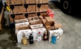 Algunas de las bebidas recuperadas por la Guardia Civil en Montilla.