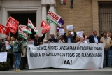 Concentración en Antequera para rechazar el cambio de uso de la residencia de mayores de La Vega