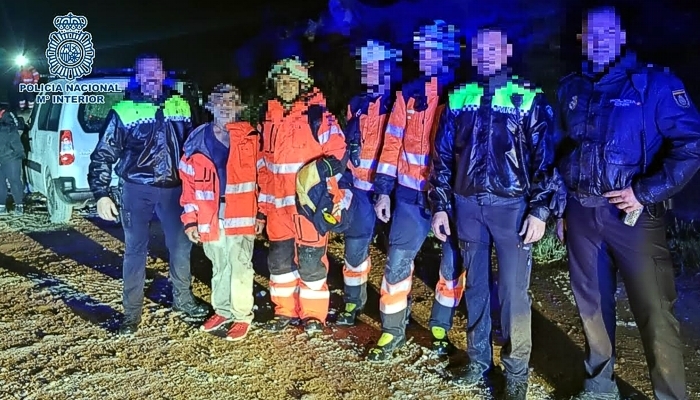 Rescatan a dos senderistas que se perdieron en el Torcal de Antequera en plena tormenta