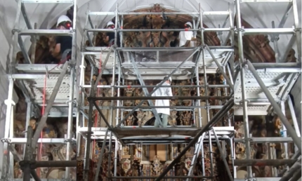 El retablo mayor de Santa Ana recupera su est&eacute;tica original en La Roda