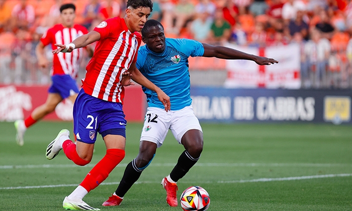 El Antequera CF sale descontento de Madrid en su debut en Primera RFEF