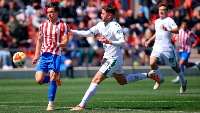 De la gloria a la pena: el Antequera CF cae en el descuento tras rozar la victoria (3-2)