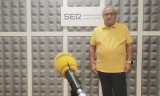 Paco Salazar, en los estudios de SER Lucena.