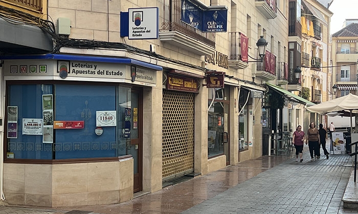 Administraci&oacute;n de la calle La Villa, en Lucena.