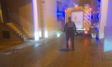 Un var&oacute;n trasladado al hospital tras un incendio en una vivienda de la calle Dami&aacute;n P&eacute;rez de Lucena