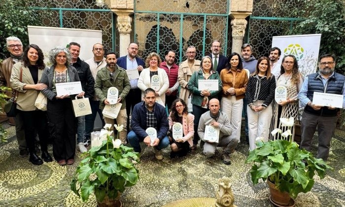 La Junta distingue a tres empresas de Lucena por su labor y trayectoria en el sector artesanal