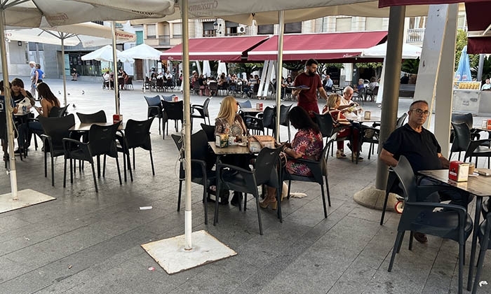 Terrazas en la Plaza Nueva de Lucena.