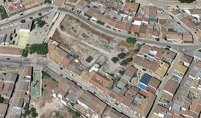 Villanueva de Tapia proyecta la urbanización de una gran parcela a espaldas del Ayuntamiento