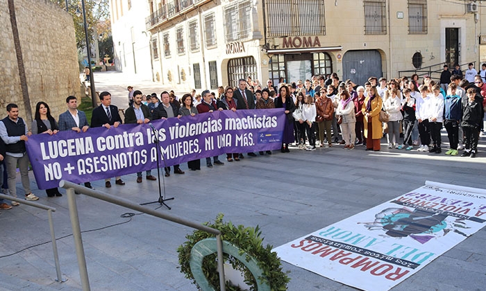 Acto institucional en la Plaza de Archidona.