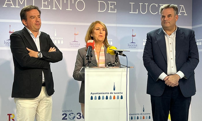 Aurelio Fern&aacute;ndez, Ana Mar&iacute;a L&oacute;pez y &Aacute;ngel Novillo.