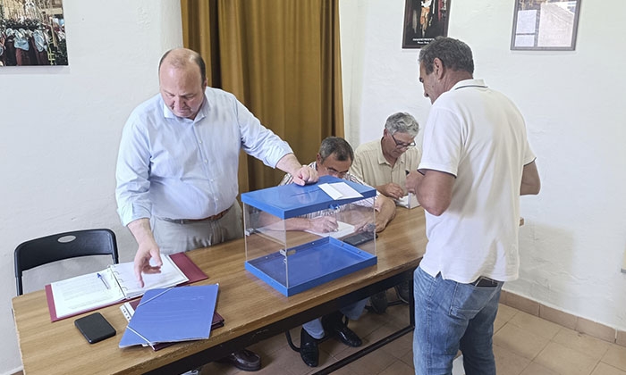 Votaci&oacute;n a presidente de la Agrupaci&oacute;n de Cofrad&iacute;as de Aguilar de la Frontera.