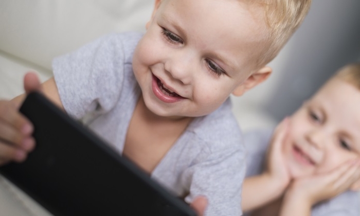 Carmen Gálvez, psicóloga en Lucena: &quot;Las pantallas en menores de tres años provocan retraso en el lenguaje&quot;