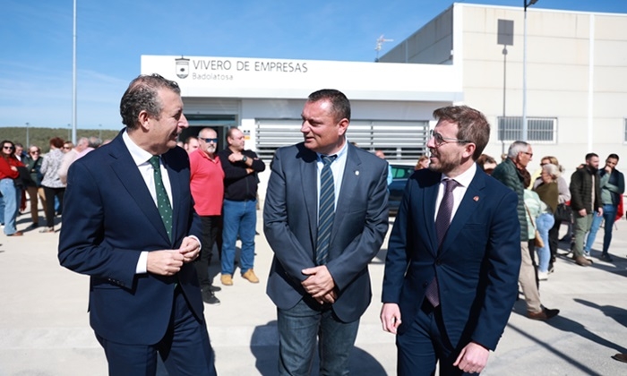 Badolatosa inaugura el Pol&iacute;gono Industrial Los Retamales y el Parque Empresarial