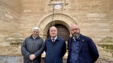 Antequera recupera el escudo del Cardenal de la Cueva en la fachada de la iglesia de San Pedro