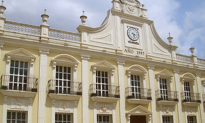 Edificio del ayuntamiento de Cabra.