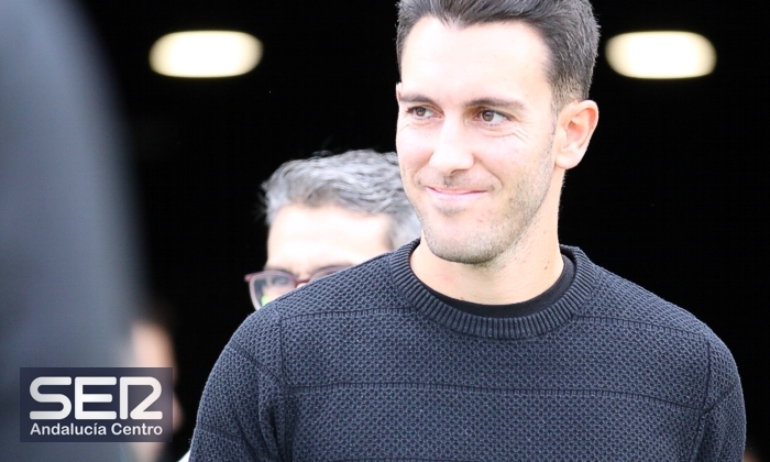 El Antequera C.F. anuncia la renovaci&oacute;n de Javi Medina hasta 2025