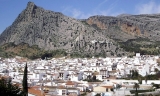 La alcaldesa de Valle de Abdalaj&iacute;s emite un bando con prohibiciones en el uso del agua