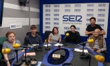 Alumnos del IES Pintor Jos&eacute; M&ordf; Fern&aacute;ndez ense&ntilde;an a los mayores nuevo vocabulario