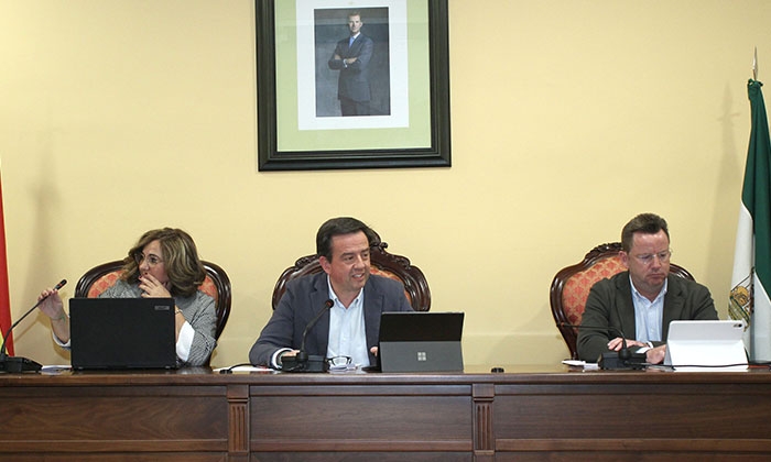 Mar&iacute;a de la O Redondo, Aurelio Fern&aacute;ndez y Francis Aguilar.
