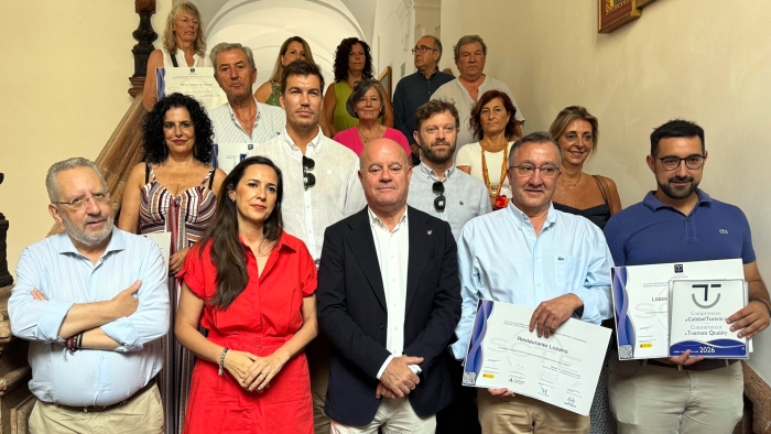 El sector tur&iacute;stico de Antequera recibe diez acreditaciones de Compromiso de Calidad