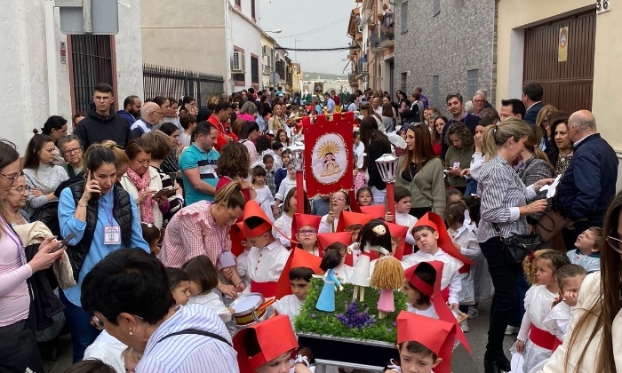 La Magna Infantil del CEIP Antonio Machado de Lucena incorpora en su cuarta edici&oacute;n a varios pregoneros a su cortejo