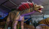 La exposici&oacute;n 'Criaturas Jur&aacute;sicas' congrega en Lucena a m&aacute;s de 40 dinosaurios