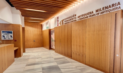 El PSOE critica que la sala principal de exposiciones del Museo de los Dólmenes de Antequera siga vacía un año después