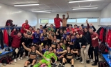Los jugadores del Salerm Puente Genil celebran su remontada ante el Estepona (1-2)