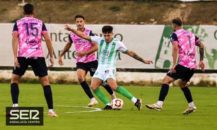 El C&aacute;diz pagar&aacute; al Antequera CF la cl&aacute;usula por Iker Recio