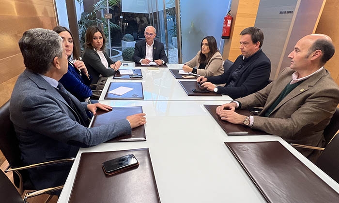 Reuni&oacute;n en la sede del Colegio de Abogados de Lucena.