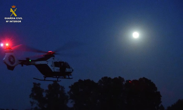 La Guardia Civil rescata con un helicóptero a un anciano herido y perdido en el monte en Herrera