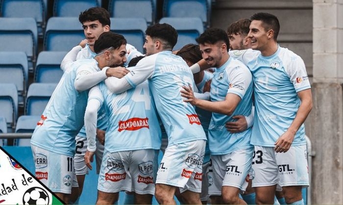Los jugadores del cuadro celeste celebran un gol