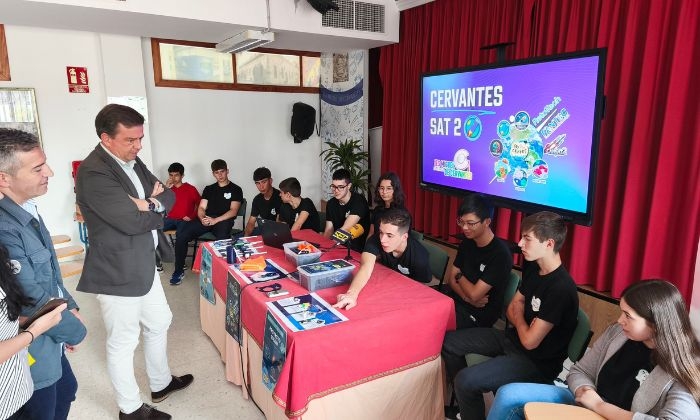 El IES Miguel de Cervantes de Lucena vuelve a competir en la fase regional del concurso CANSAT