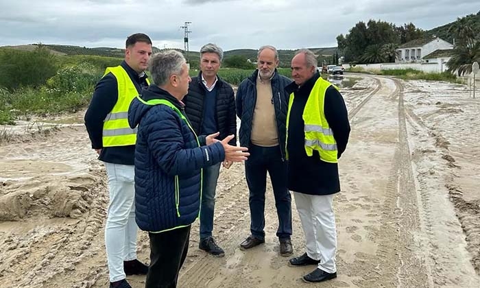Visita de Salvador Fuentes y Andr&eacute;s Lorite a esta carretera.