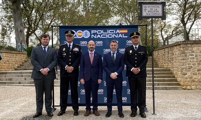Antequera dedica una de sus principales avenidas a la Polic&iacute;a Nacional