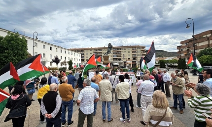 Concentración en Antequera en apoyo a Palestina: "Paremos el genocidio"
