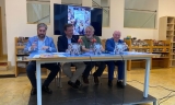 El autor Luis Felipe Comendador recoge en Lucena el cuarto premio de Poesía Nacional 'Lara Cantizani'