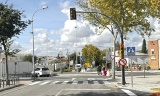 Rotonda en la avenida de la Infancia de Lucena.