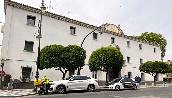 El alcalde de Antequera estudia una posible inspección técnica en el cuartel de la Guardia Civil por si es necesario su desalojo