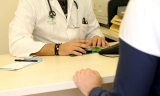 “El único medico de familia en Martín de la Jara está desbordado atendiendo a más de 80 pacientes diarios”