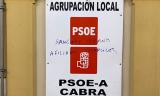 Pintadas en la sede del PSOE de Cabra.