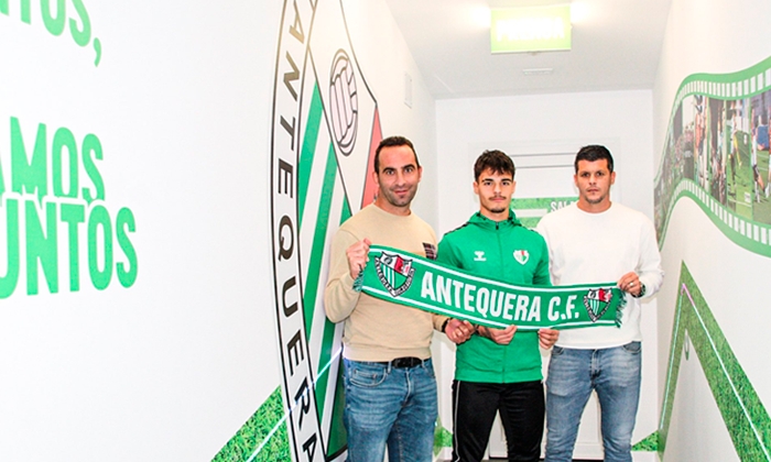 El Antequera CF da confianza a Dani Alcover con la renovaci&oacute;n hasta 2027